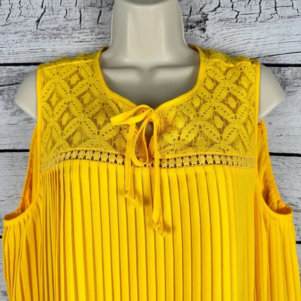 Pleated Accordion Top XL Yellow Womens Front Tie Lace Accent Zac & Rachel